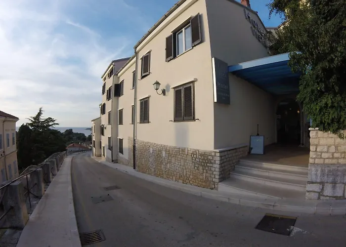 Vista 3*
