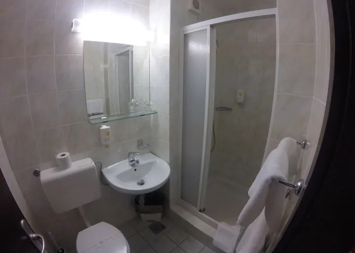 Vista Hotel 3*