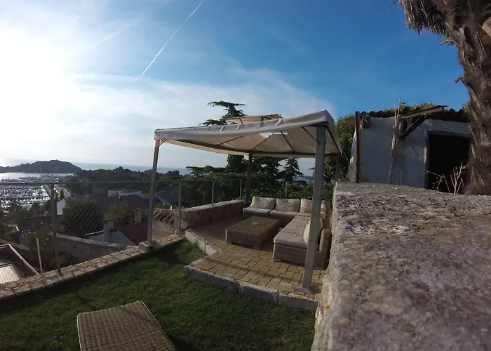 Vista Hotel 3*