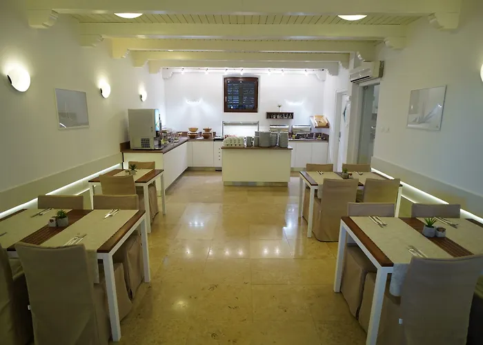 Vista Hotel 3*