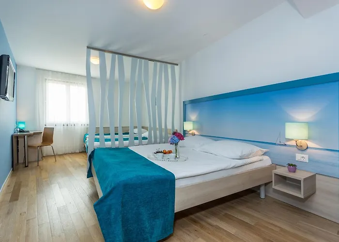 Vista Hotel 3*