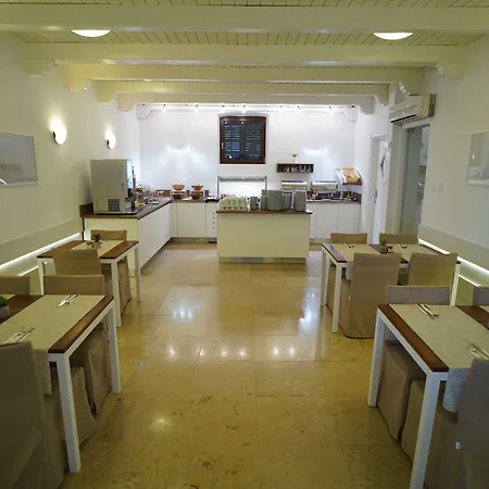 Vista Hotel 3*
